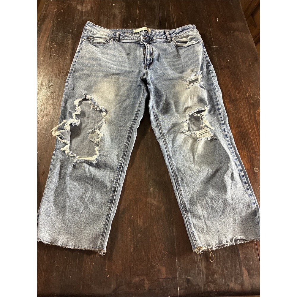 Est. 1946‎ Denim Women's Light Wash Blue Denim Cut Off Jeans  Size 16 Thrashed
